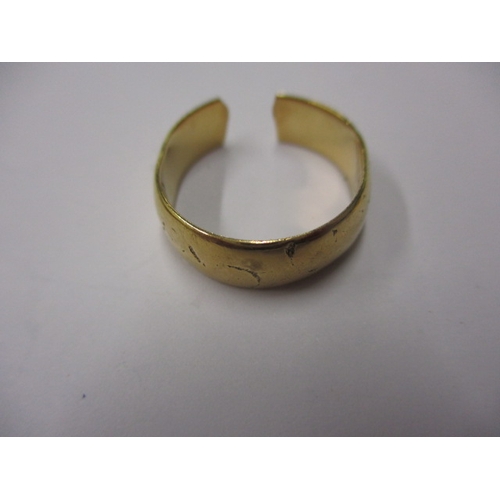 98 - A parcel of gold rings, various carats: 9ct = 5.7g, 18ct = 4.6g, 22ct = 3.8g, some damages