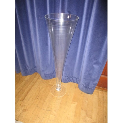 363 - An exceptionally large novelty wine glass/vase, approx. height 85cm, in useable pre-owned condition