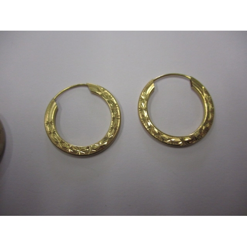 60 - A parcel of gold and yellow metal items, some damages, approx. gross parcel weight 16.5g