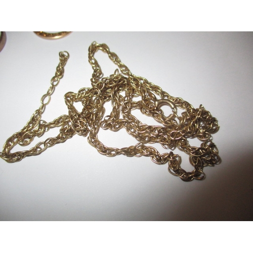 60 - A parcel of gold and yellow metal items, some damages, approx. gross parcel weight 16.5g