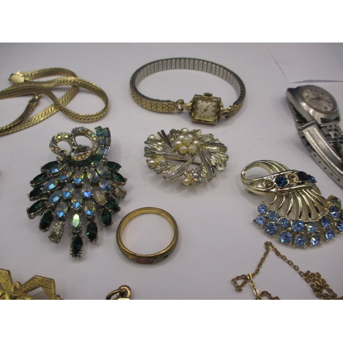 155 - A parcel of vintage costume jewellery, some damages, all in used condition