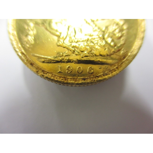 174 - An Edward VII gold sovereign dated 1906, a circulated coin with fine definition of features