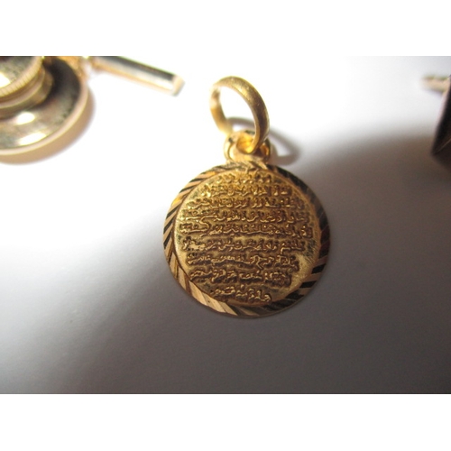 81 - A parcel of gold and yellow metal items, to include a photo pendant and ring, all in used condition