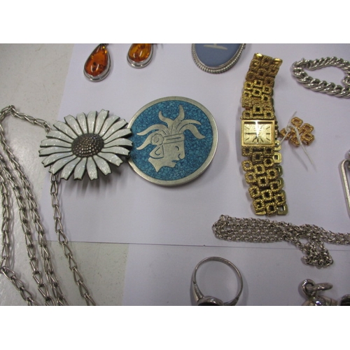 162 - A parcel of jewellery, to include some silver, amber and gold items, all in used condition