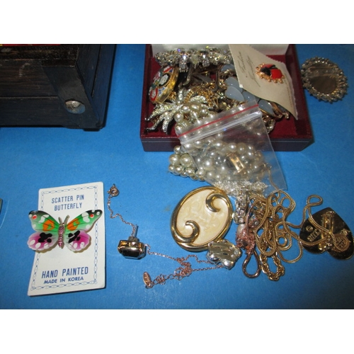 165 - A large quantity of vintage costume jewellery, to include silver items, all in used condition