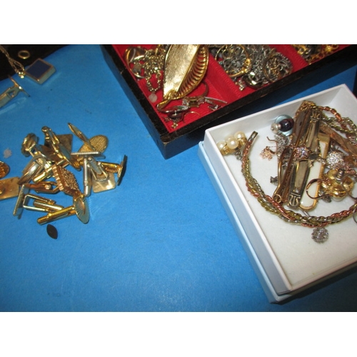 165 - A large quantity of vintage costume jewellery, to include silver items, all in used condition