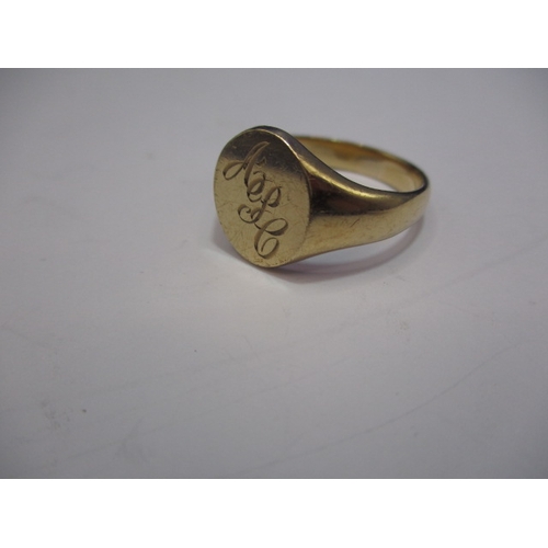 48 - A 9ct gold signet ring, approx. ring size ‘Y’, approx. weight 7.1g, having initials to front