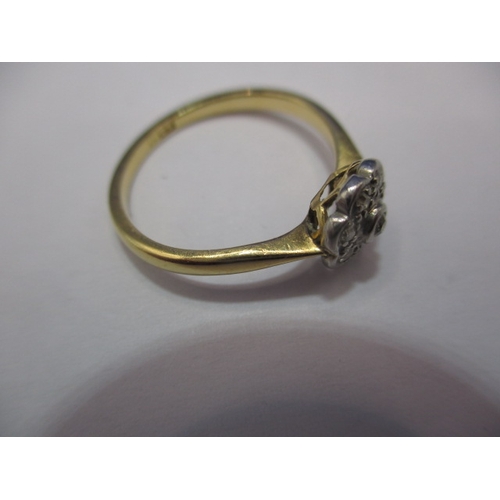 29 - A vintage 18ct yellow gold daisy diamond ring. Approx. ring size L+, approx. weight 2.1g