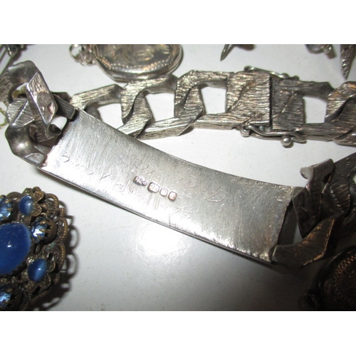 166 - A parcel of costume jewellery to include some silver items, all in used condition