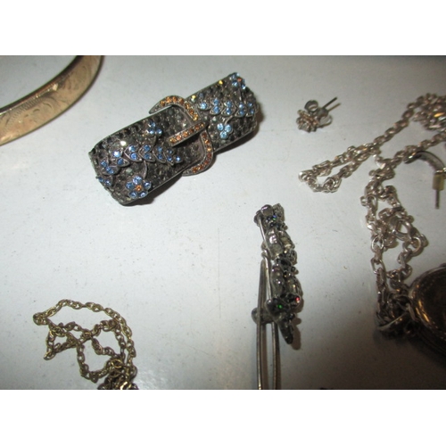 166 - A parcel of costume jewellery to include some silver items, all in used condition