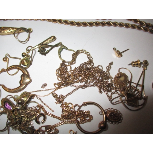 103 - A parcel of gold and yellow metal jewellery items, some damages, approx. gross parcel weight 36g