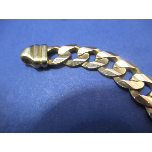 105 - A vintage 9ct gold curb link bracelet, approx. linear length 19cm, approx. weight 14.3g in useable p... 