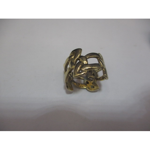 54 - A vintage 9ct yellow gold wedding band of stylized entwined hearts, approx. ring size ‘N’ approx. we... 