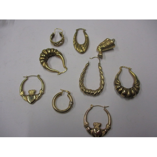 109 - A small parcel of gold and yellow metal jewellery items, some damages. Approx gross parcel weight 14... 