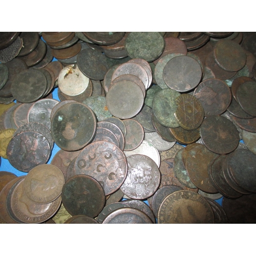 243 - A large quantity of world coins and curios, approx. 5kg in total, all circulated