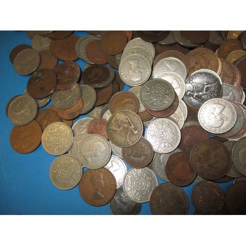 28 - A large parcel of vintage world coins, mainly pre-decimal, all in circulated condition, approx. gros... 