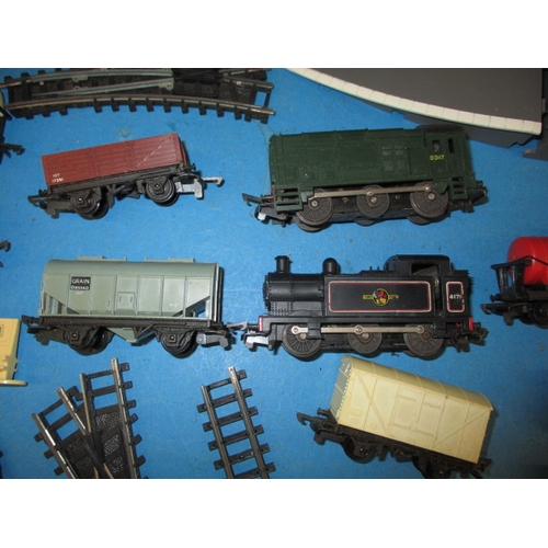 35 - A parcel of ‘00’ gauge model railway items , all in used condition