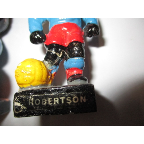 37 - 5 vintage Robertsons golly figures and a sew on badge, the footballer has been re-stuck, all others ... 