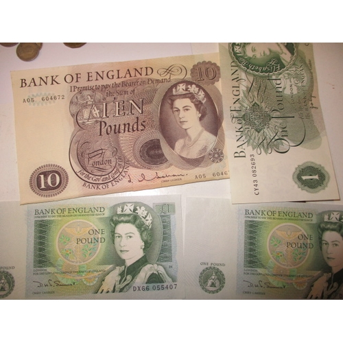 58 - A quantity of vintage coins and banknotes, to include some silver examples, all in circulated condit... 