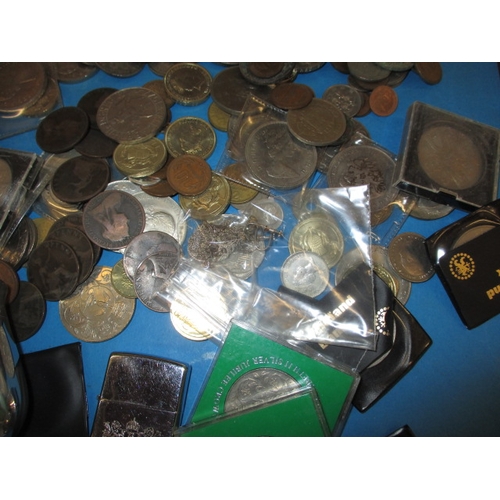 72 - A parcel of miscellanea to include coins and costume jewellery, all in used condition