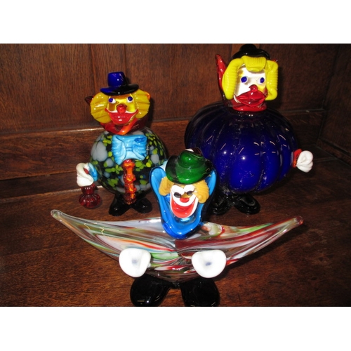 77 - A quantity of Murano and other glass clowns, all pre-owned so may have use related marks