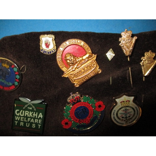 92 - A collection of vintage badges and stick pins, all in pre-owned condition