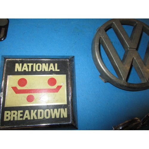 98 - A small parcel of automotive badges, all in used condition