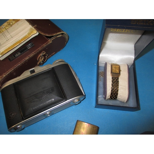 116 - A parcel of miscellanea, to include cameras, watches and a cheroot holder, all in used condition