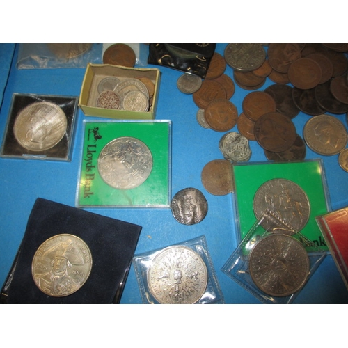 122 - A parcel of Victorian and later coins, to include some un-circulated examples