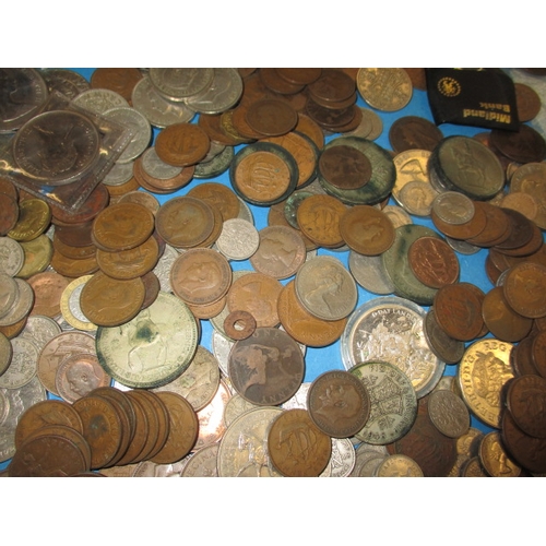 122 - A parcel of Victorian and later coins, to include some un-circulated examples