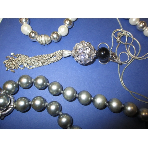 131 - A parcel of costume jewellery necklaces, all in good pre-owned condition