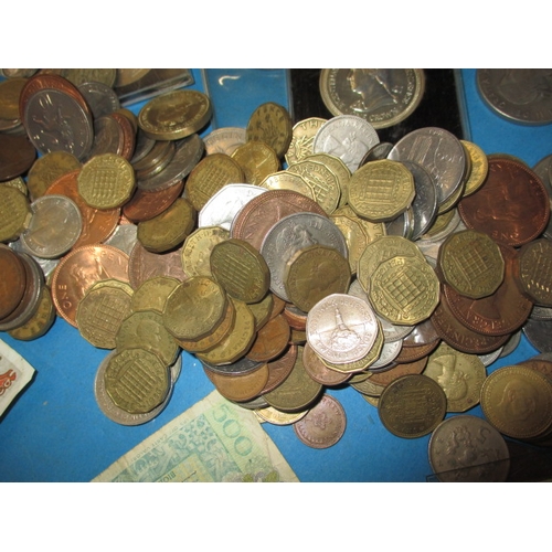 138 - A parcel of coins and banknotes, to include approx. 220g of pre 47 part silver examples, some coins ... 