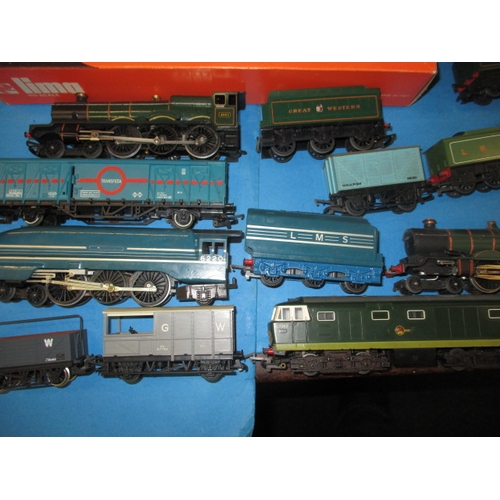 144 - A very large quantity of vintage ‘00’ gauge model railway locos and rolling stock, and other accesso... 