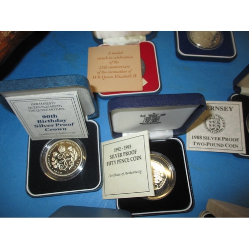 148 - A parcel of special edition collectors coins, most silver, to include Proof and Piedfort examples, a... 