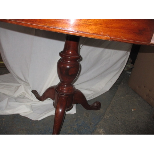 162 - A vintage circular games table with inlaid brass chess board top, approx. diameter 71cm, approx. hei... 