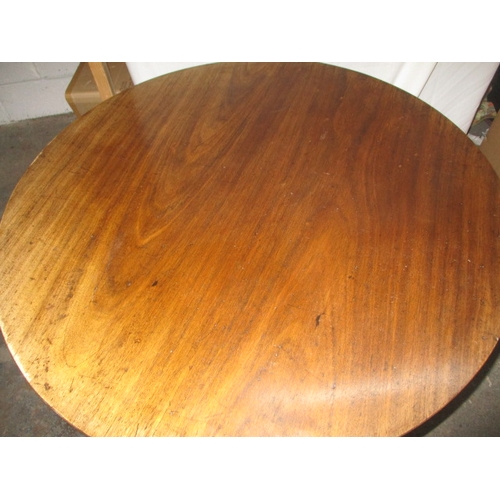 169 - A good antique mahogany tip top  table, approx. diameter 91cm, in good pre-owned condition