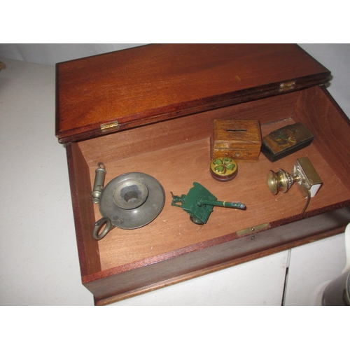 226 - A quantity of miscellanea to include a jewellery box and work box. All in pre-owned condition