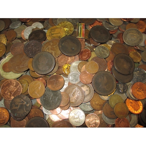 236 - A large quantity of Georgian and later world coins, approx. 15kg in total, all circulated