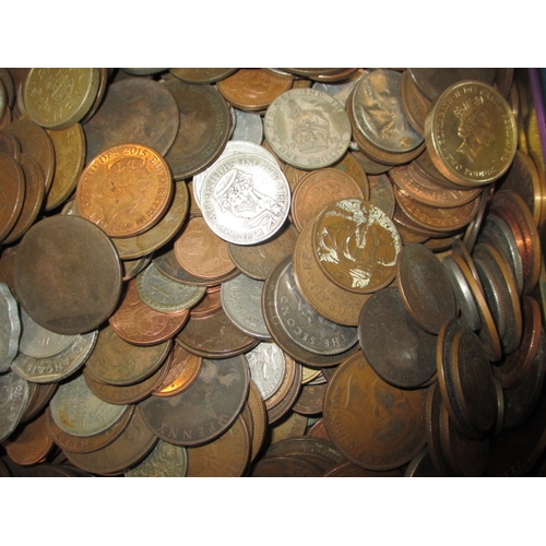 237 - A large quantity of Victorian and later world coins, to include some part silver examples, approx. 1... 