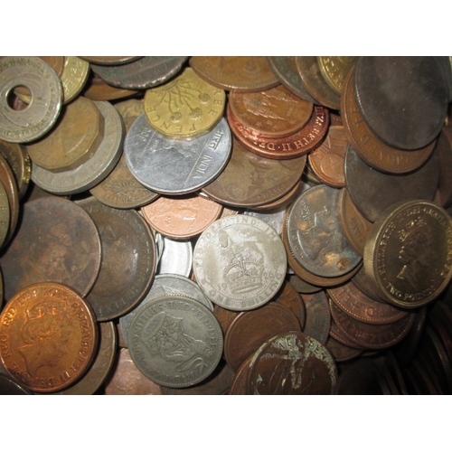 237 - A large quantity of Victorian and later world coins, to include some part silver examples, approx. 1... 