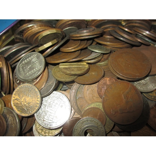 237 - A large quantity of Victorian and later world coins, to include some part silver examples, approx. 1... 