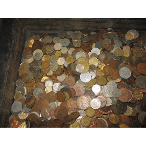 238 - A large quantity of Victorian and later world coins, approx. 15kg in total, all circulated