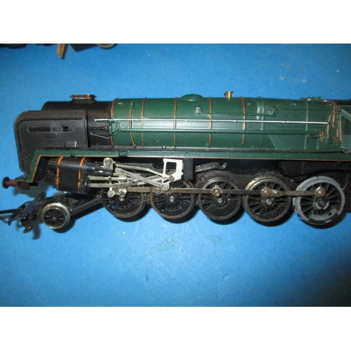 252 - 5 Vintage ‘00’ gauge model railway loco’s, all in used condition and not tested as to function