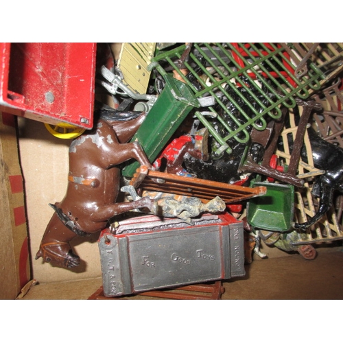 256 - A parcel of vintage lead and other die-cast model items, to include farm items, all in used conditio... 