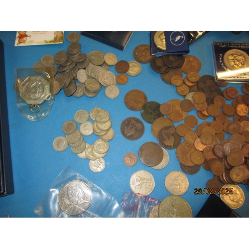 262 - A parcel of collectable coins, to include uncirculated Royal Mint examples