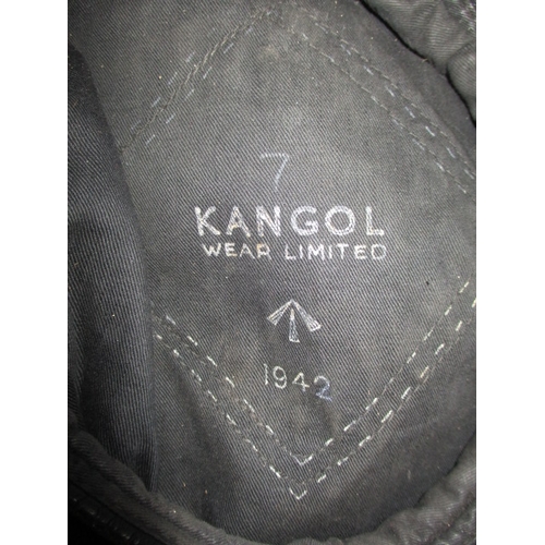 273 - A WWII Kangol beret dated 1942 with armoured unit badge, in used condition