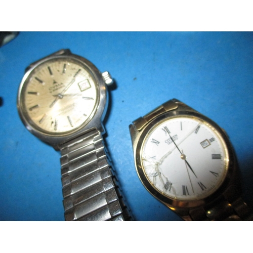 278 - A parcel of vintage watches, to include a silver cased pocket watch, all in used condition and not t... 