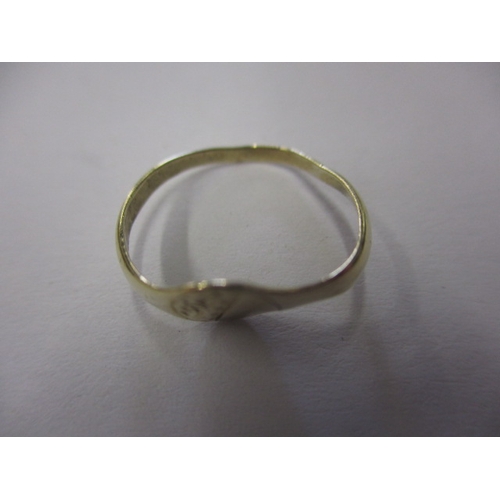 61 - A parcel of gold and yellow metal items, all with damages, approx. parcel weight 10g