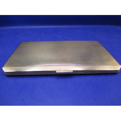 98 - A 9ct yellow gold cigarette case, in near unused condition. Approximate weight 180g, approximate len...