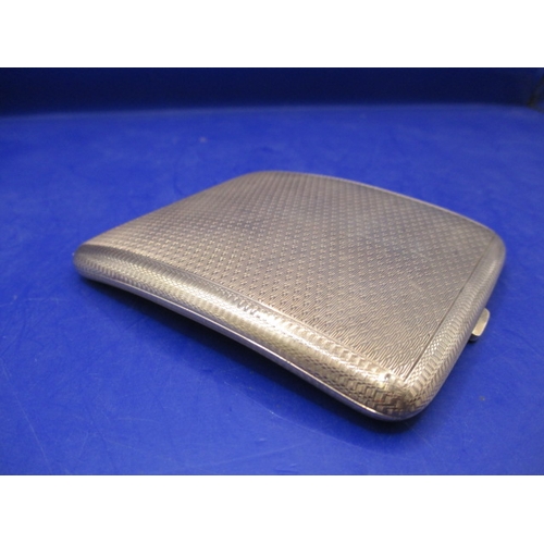 99 - A vintage 9ct yellow gold cigarette case. Approximate weight 81g, approximate size 9x8cm